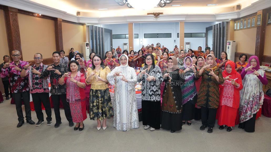 You are currently viewing Malam Ramah Tamah Dalam Rangka Kunjungan Kerja Dan Monev TP PKK Provinsi Kalimantan Barat di TP PKK Kabupaten Sanggau